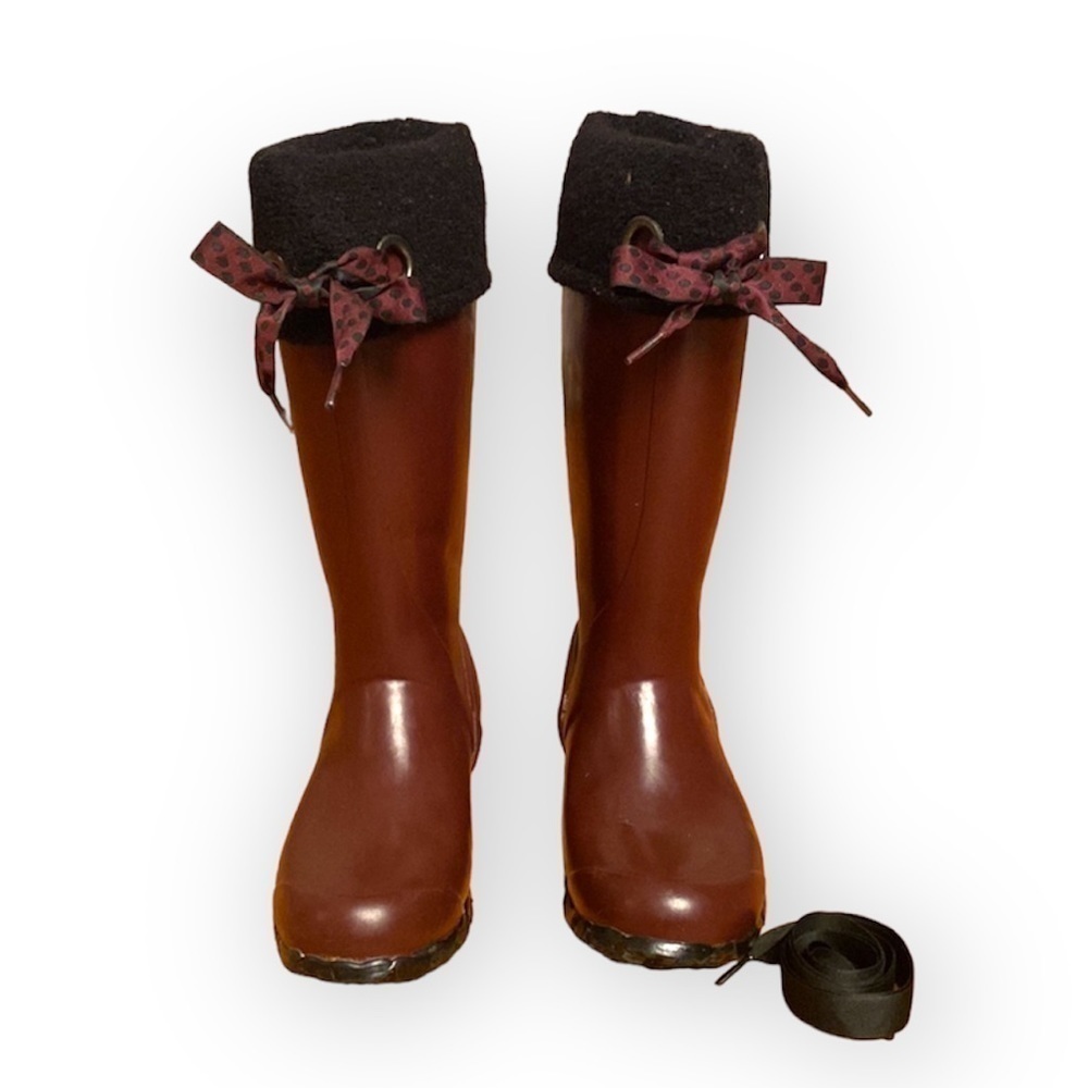 BOGS Maroon/Black Women 37 6.5 Waterproof Two sets of Ribbons